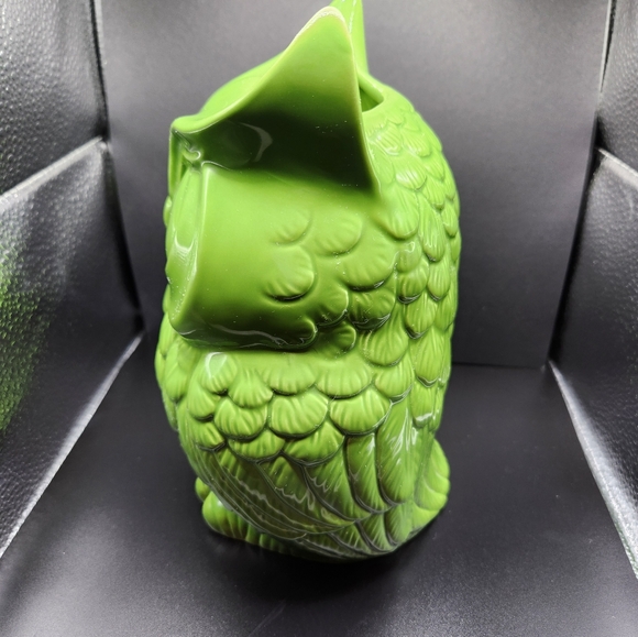 URBAN TRENDS GREEN CERAMIC OWL VASE - Picture 3 of 5